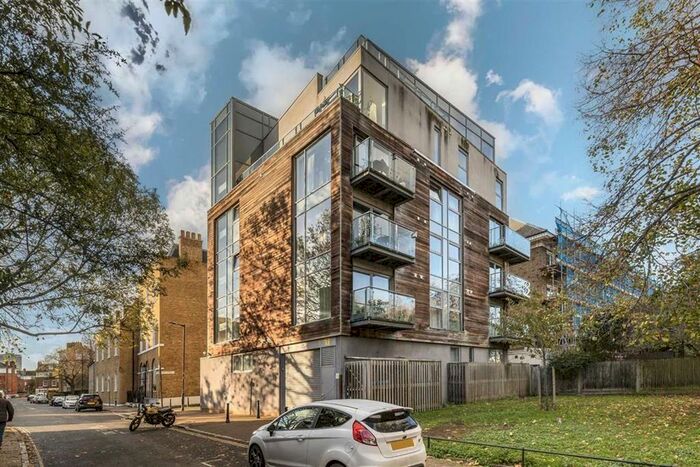 2 Bedroom Flat To Rent In Paradise Street, London, SE16