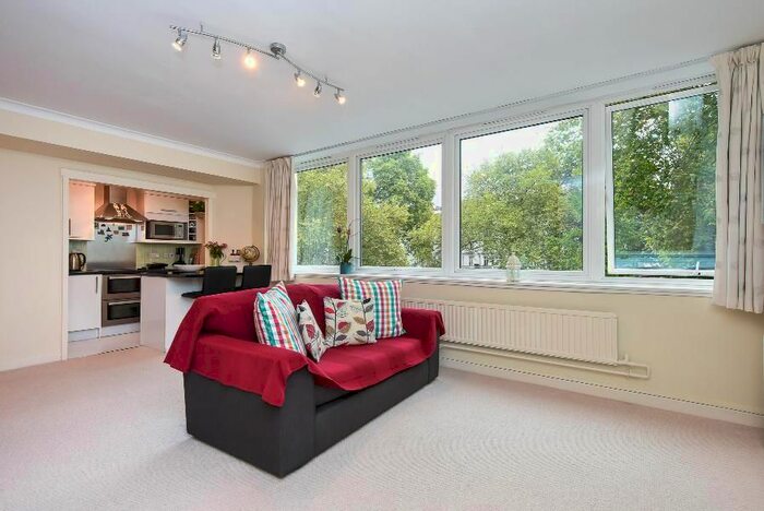 Studio To Rent In St. Georges Square, London, SW1V