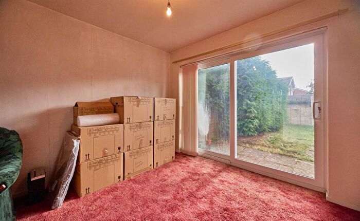 3 Bedroom Detached House For Sale In Farneway, Hinckley, LE10