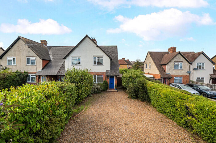 2 Bedroom Semi Detached House For Sale In Elizabeth Road, Farncombe, Surrey, GU7