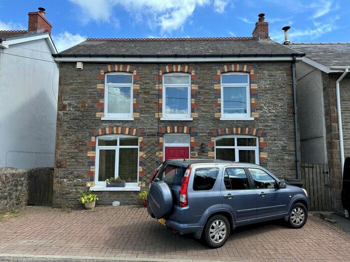 3 Bedroom Detached House For Sale In Ochr Y Waun, Cwmllynfell, Swansea., SA9