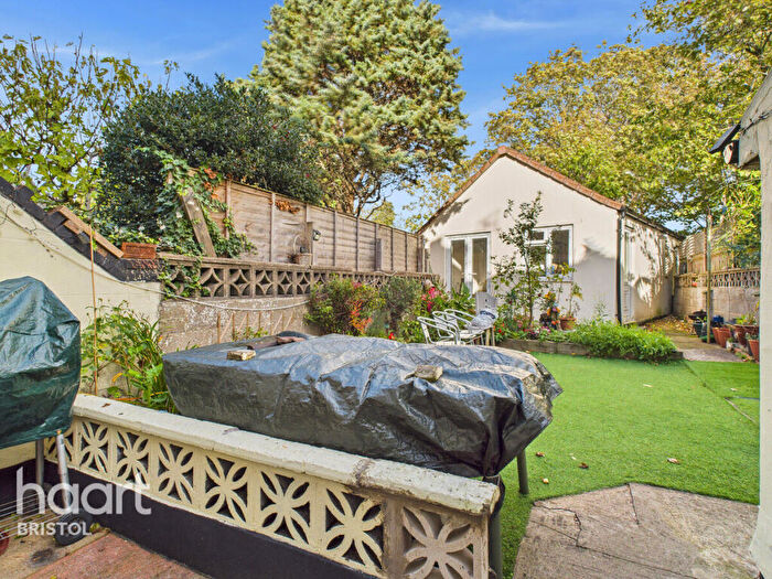 7 Bedroom Terraced House For Sale In Brentry Road, Bristol, BS16