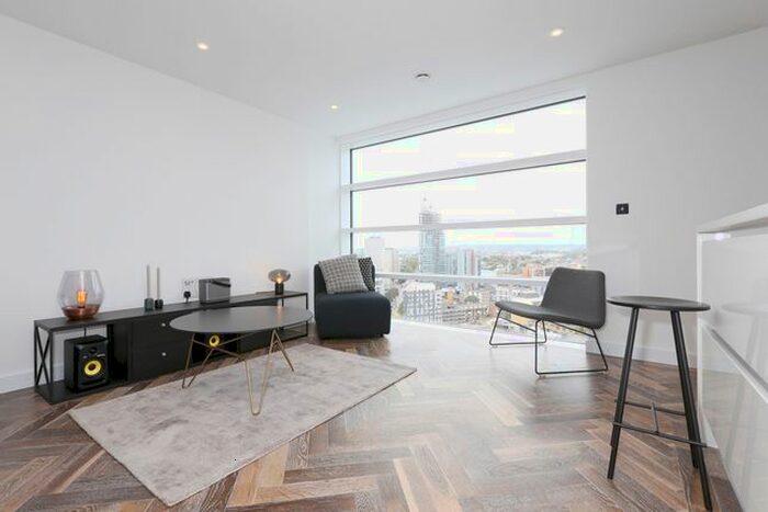 2 Bedroom Flat To Rent In Eagle Point, City Road, London, EC1V