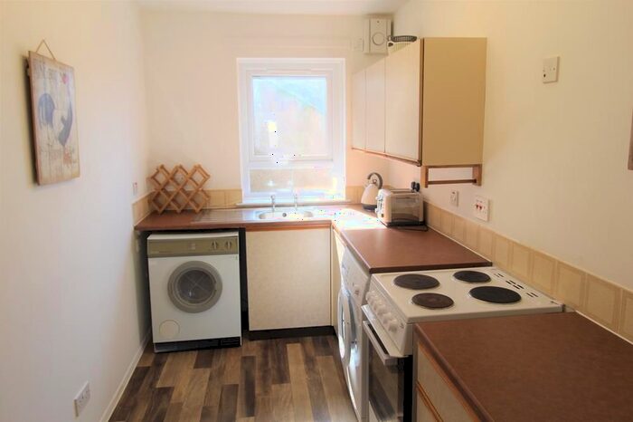 1 Bedroom Flat To Rent In Cuparstone Court, Top Floor, AB10