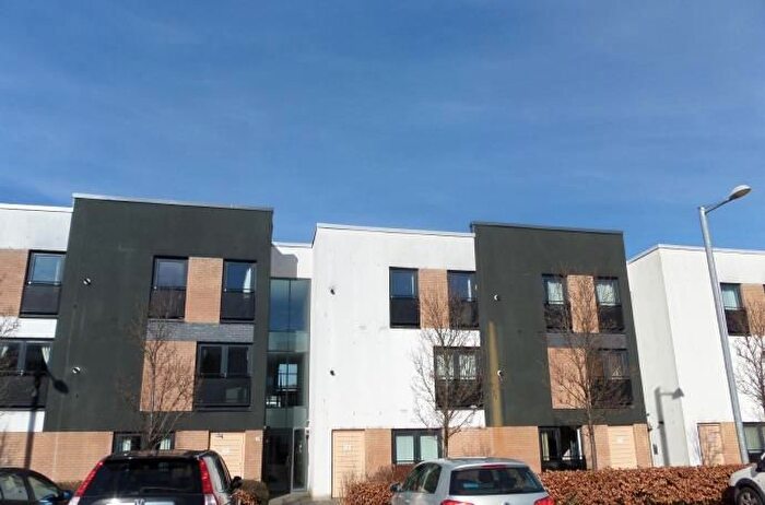 2 Bedroom Flat To Rent In Firpark Close, Dennistoun, Glasgow, G31