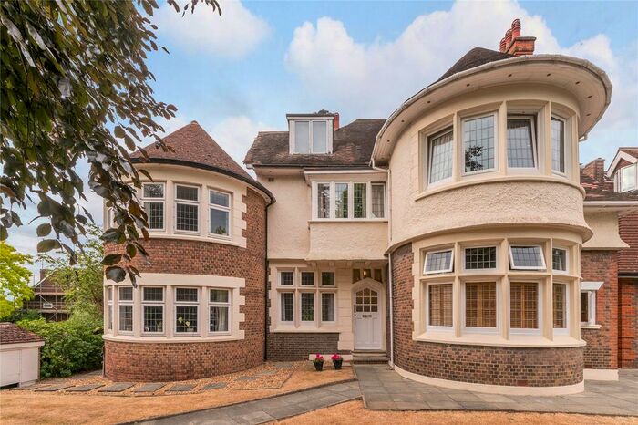 3 Bedroom Flat To Rent In Chartfield Avenue, London, SW15