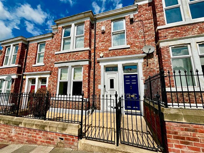 2 Bedroom Flat To Rent In Whitehall Road, Gateshead, NE8