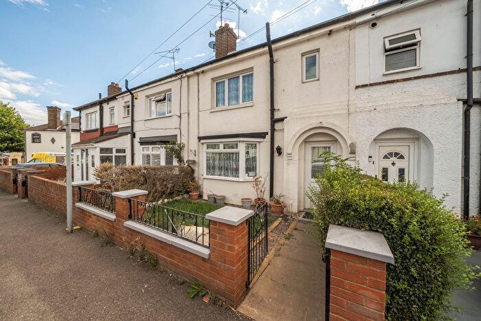 3 Bedroom Terraced House For Sale In Kent Road, Luton, LU1