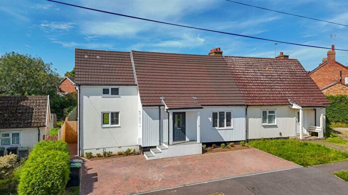 4 Bedroom Semi-Detached House For Sale In Wingfield Avenue, Maulden, MK45