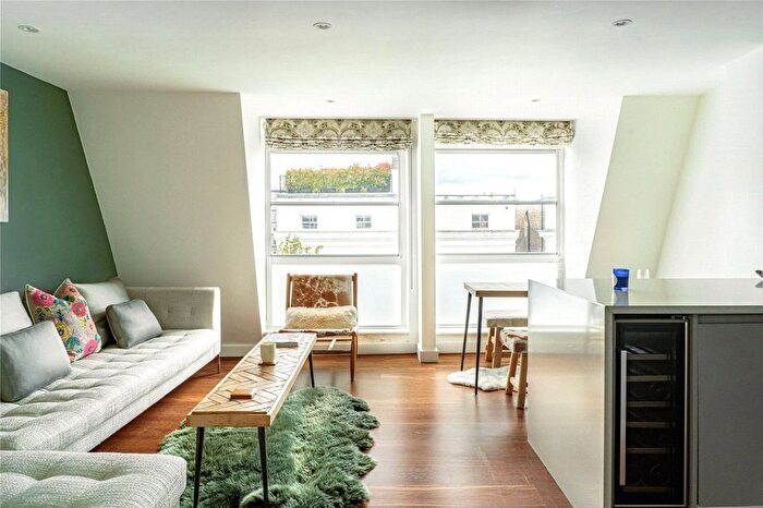 2 Bedroom Flat To Rent In Pembridge Crescent, Notting Hill, London, W11