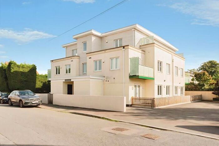 2 Bedroom Flat To Rent In Salisbury Road, Downend, Bristol, BS16