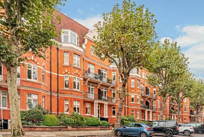 3 Bedroom Flat To Rent In Lauderdale Road, London, W9