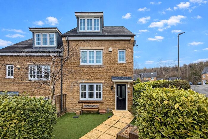 4 Bedroom Semi Detached House For Sale In Turner Road, Buxton, Derbyshire, SK17