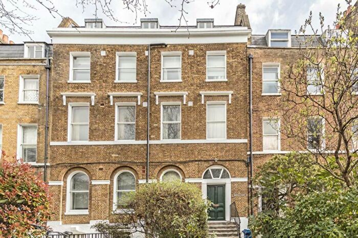 2 Bedroom Flat To Rent In Kennington Park Road, Kennington, SE11
