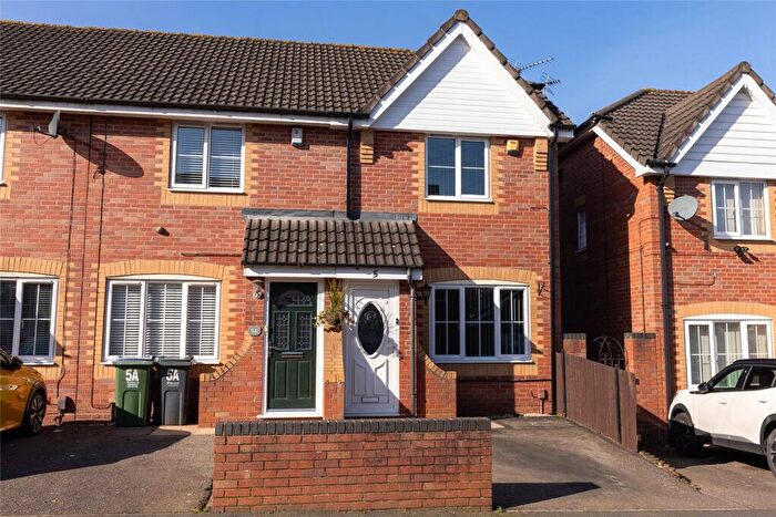 2 Bedroom End Of Terrace House To Rent In Farm Road, Oldbury, West Midlands, B68