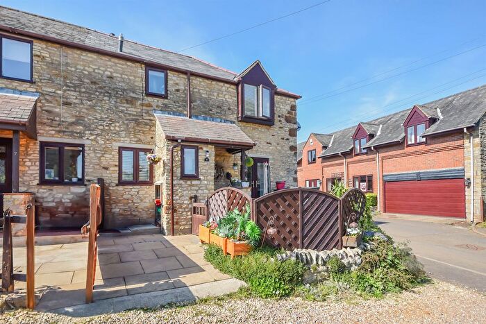 2 Bedroom Cottage For Sale In Wold Road, Burton Latimer, Kettering, NN15