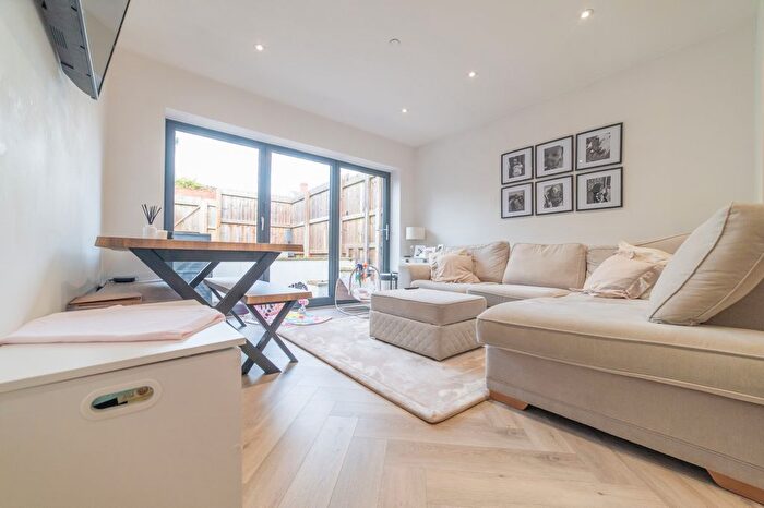 2 Bedroom Flat For Sale In Llantrisant Street, Cathays, CF24