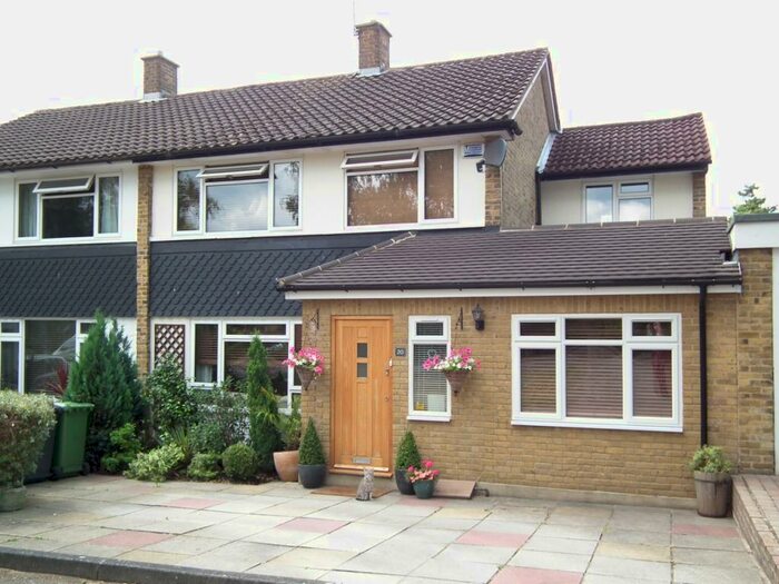 4 Bedroom Semi-Detached House To Rent In Torrington Drive Potters Bar, EN6