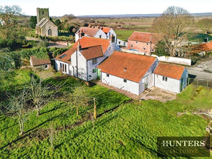 6 Bedroom Detached House For Sale In Folkton, Scarborough, YO11