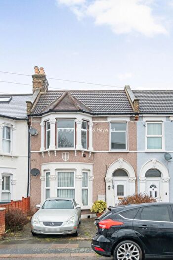 2 Bedroom Apartment To Rent In Arngask Road London, SE6