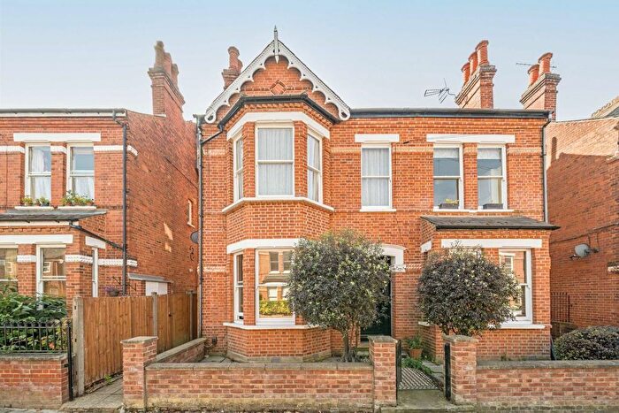 4 Bedroom Flat To Rent In Brunswick Road, Kingston Upon Thames, KT2