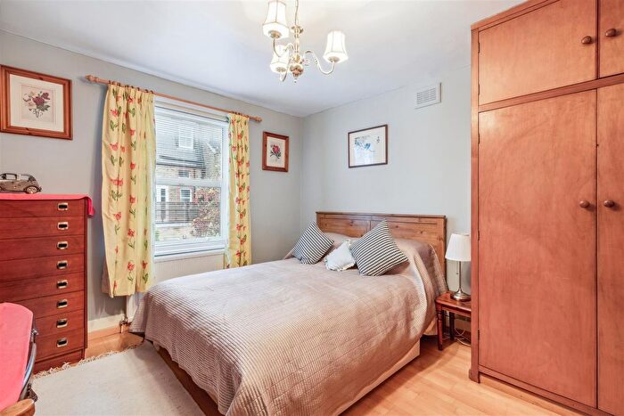 1 Bedroom Flat To Rent In Balfern Grove, London, W4