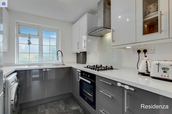 2 Bedroom Flat To Rent In Sandown Court, Grange Road, Sutton, SM2