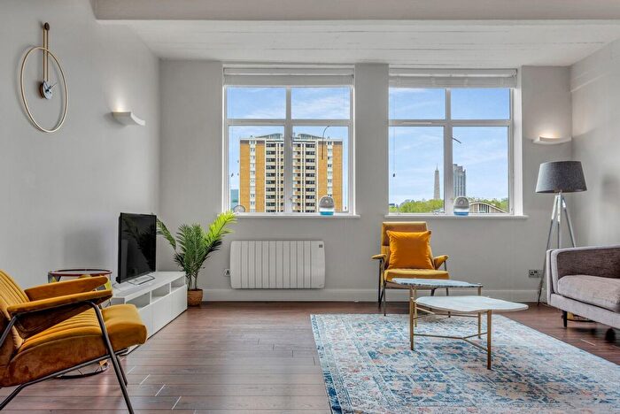 3 Bedroom Flat To Rent In Finsbury, EC1V