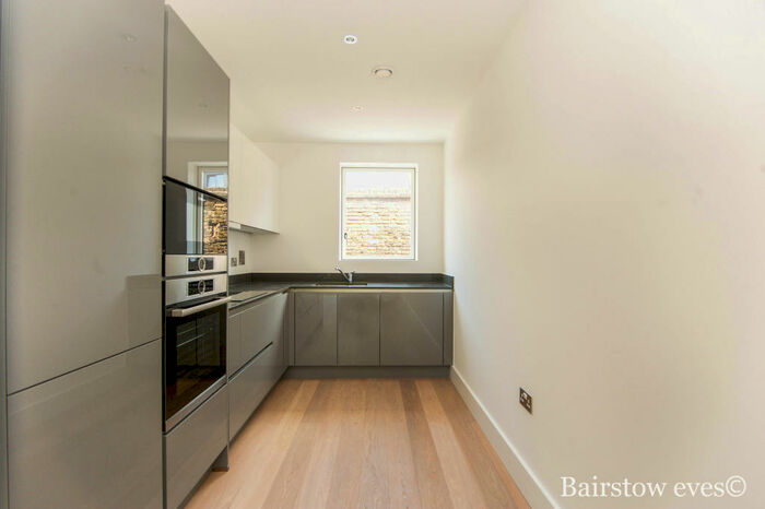 1 Bedroom Apartment To Rent In Chestnut Apartments, Bow, E3