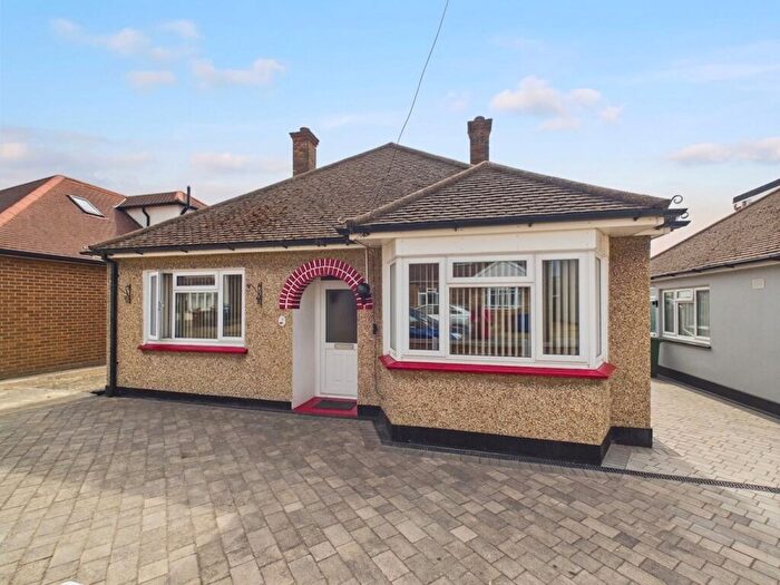 3 Bedroom Detached Bungalow For Sale In King Edward Road, Stanford-Le-Hope, SS17