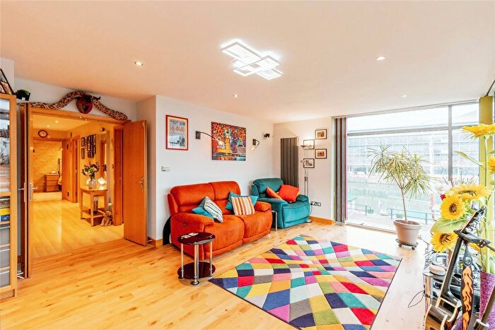 2 Bedroom Flat For Sale In Court, Bristol, BS1