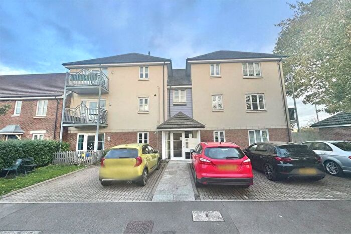 2 Bedroom Flat For Sale In Queen Street, Aldershot, Hampshire, GU12