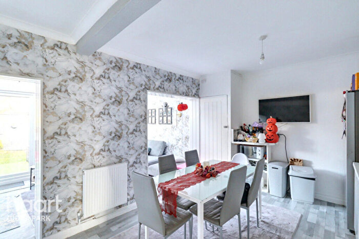 4 Bedroom Terraced House For Sale In Belgrave Avenue, Gidea Park, RM2