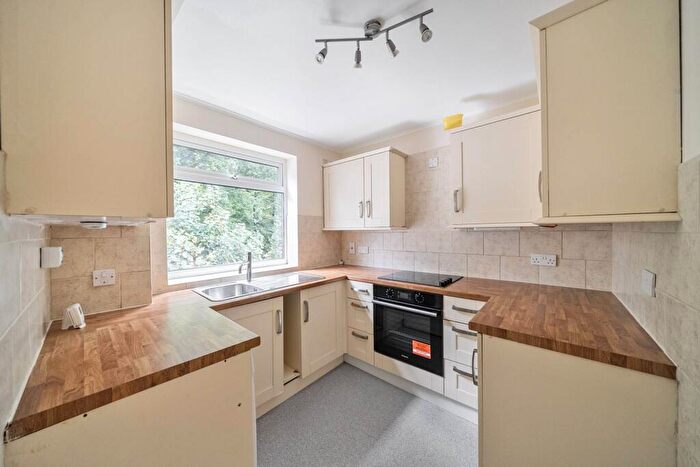2 Bedroom Flat To Rent In Downs House, South Croydon, Croydon, CR0