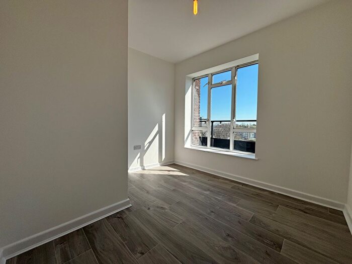 3 Bedroom Flat To Rent In Queens Road, Clifton, Bristol, BS8