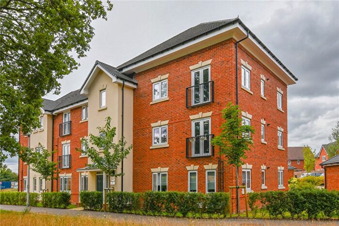 1 Bedroom Flat For Sale In Harvest Path, Finchwood Park, Wokingham, Berkshire, RG40