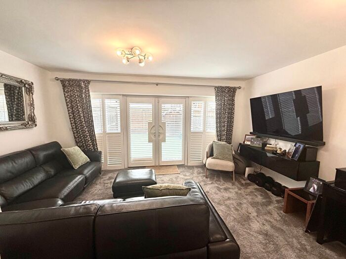 4 Bedroom Property To Rent In Ash Tree Close, Orpington, BR6