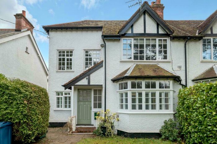 2 Bedroom Apartment To Rent In Chesham Bois, Amersham, HP6