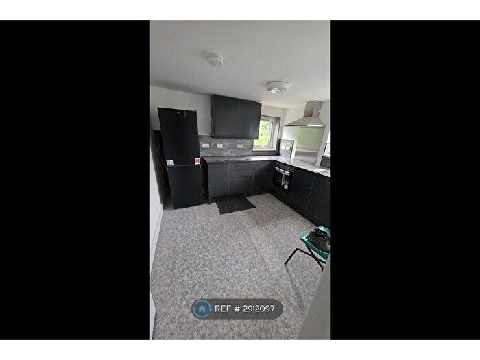 2 Bedroom Flat To Rent In Mauldeth Road, Manchester, M19