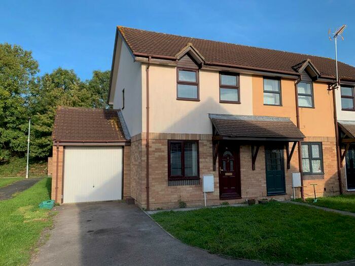 2 Bedroom End Of Terrace House To Rent In Ormonds Close, Bristol, BS32