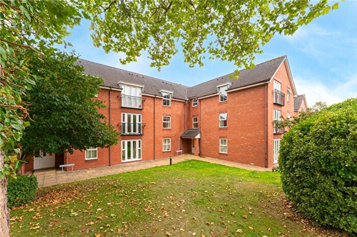 1 Bedroom Apartment For Sale In Romani Close, Warwick, Warwickshire, CV34