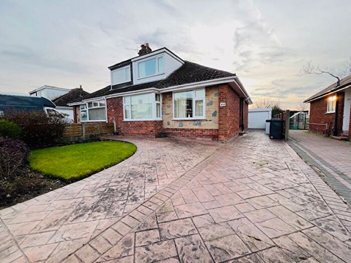 3 Bedroom Semi-Detached Bungalow For Sale In Chesham Drive, New Longton, Preston, PR4