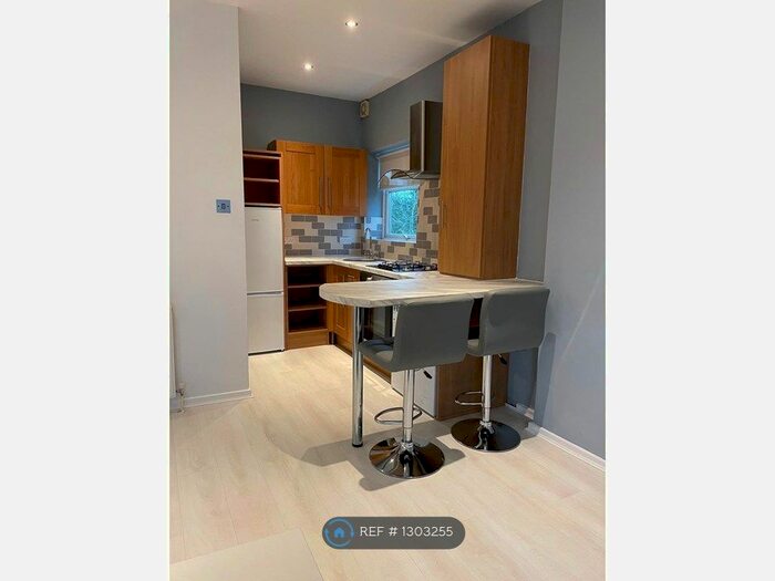 1 Bedroom Flat To Rent In Leyland Road, Southport PR9