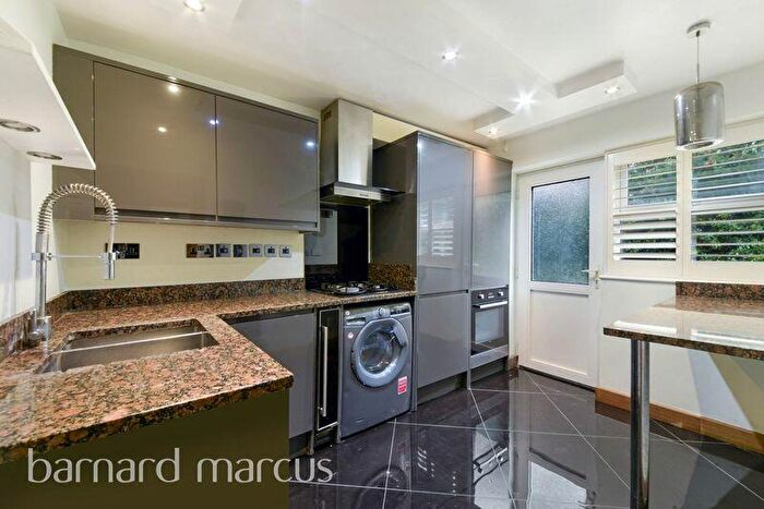 2 Bedroom Apartment To Rent In Stanley Park Road, SM6