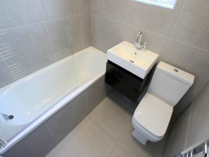 2 Bedroom Flat To Rent In Butterfields, Walthamstow, London, E17