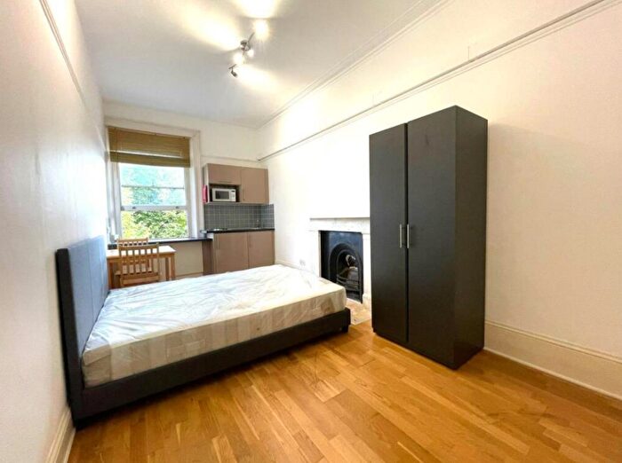 Studio To Rent In Belsize Avenue, Belsize Park, London, NW3