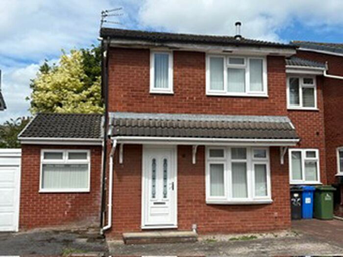 3 Bedroom Detached House For Sale In Addingham Avenue, Widnes, WA8