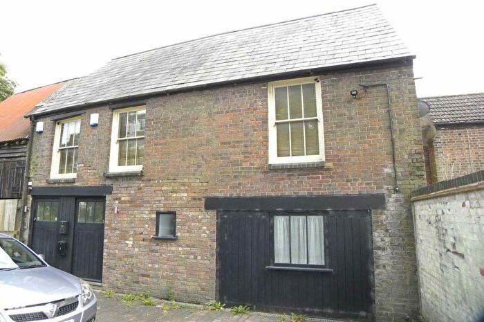 1 Bedroom Detached House To Rent In Wood Street, Dunstable, LU6