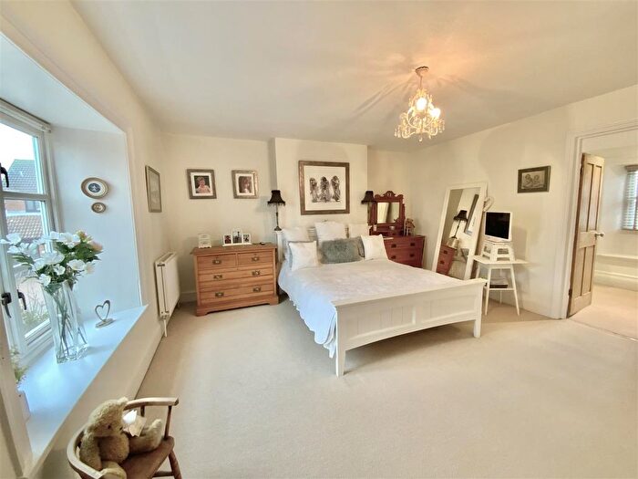 4 Bedroom Detached House For Sale In Long Street Road, Hanslope, Milton Keynes, MK19