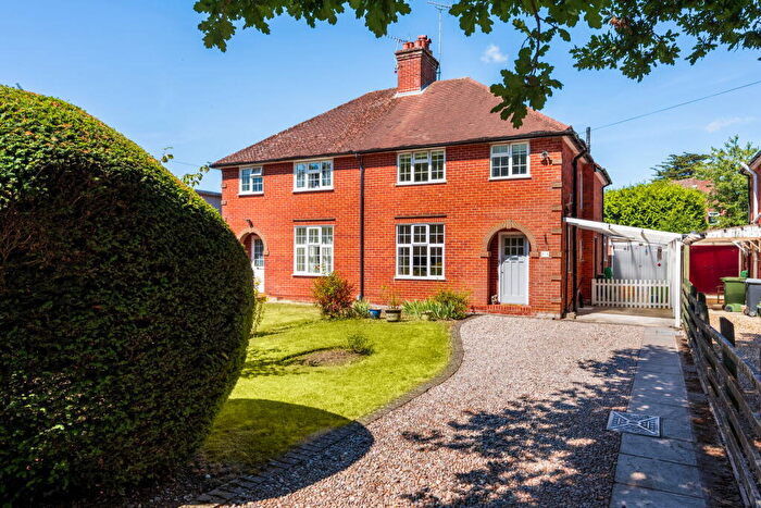 3 Bedroom Semi-Detached House For Sale In Andover Road, Newbury, RG14